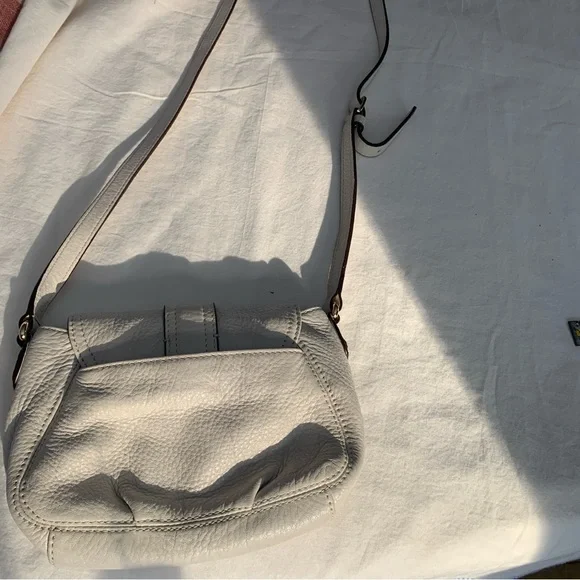 Michael Kors Small Crossbody Messenger Bag - Picture 4 of 7